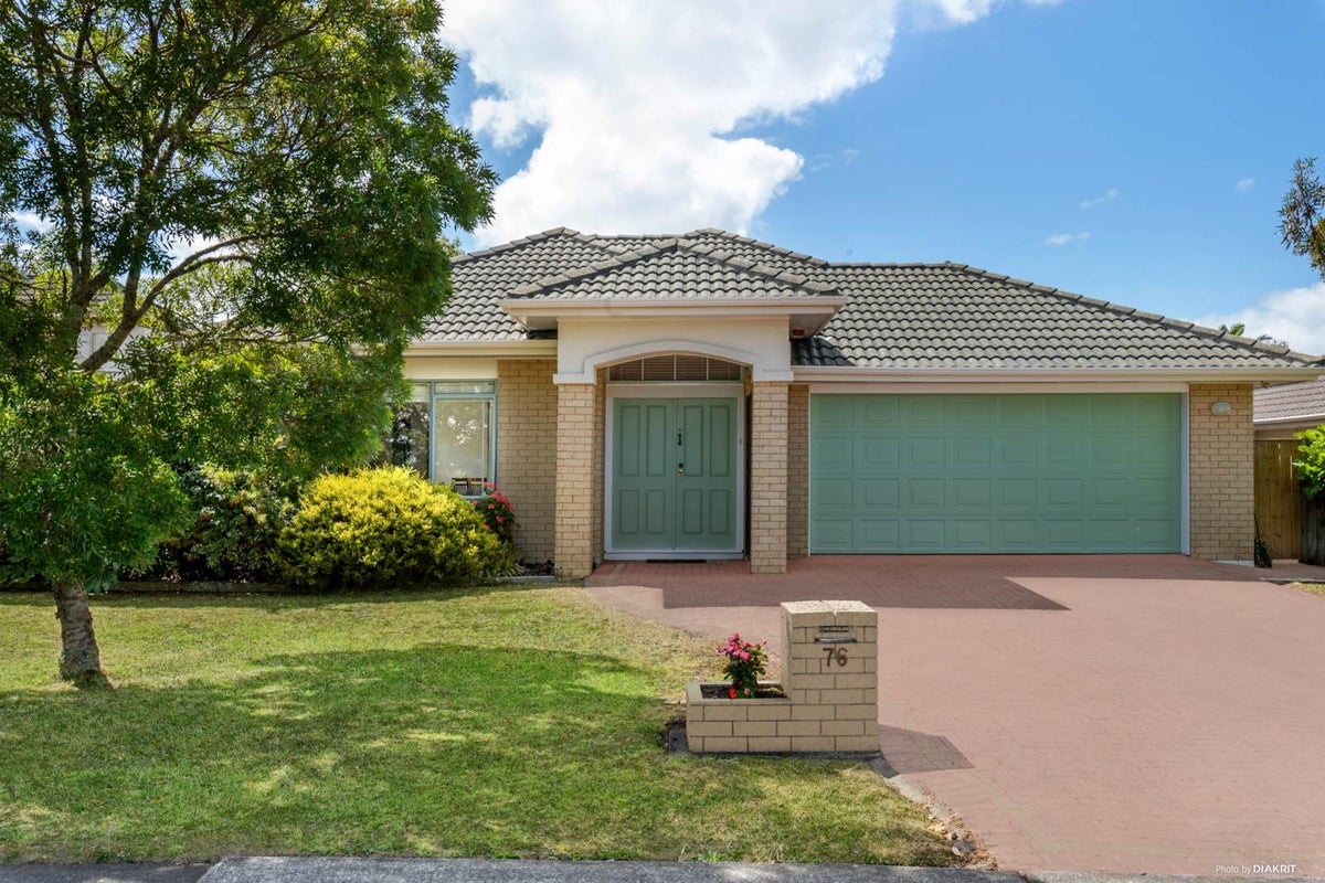 76 Bob Charles Drive, Golflands, Auckland - Carousel 1