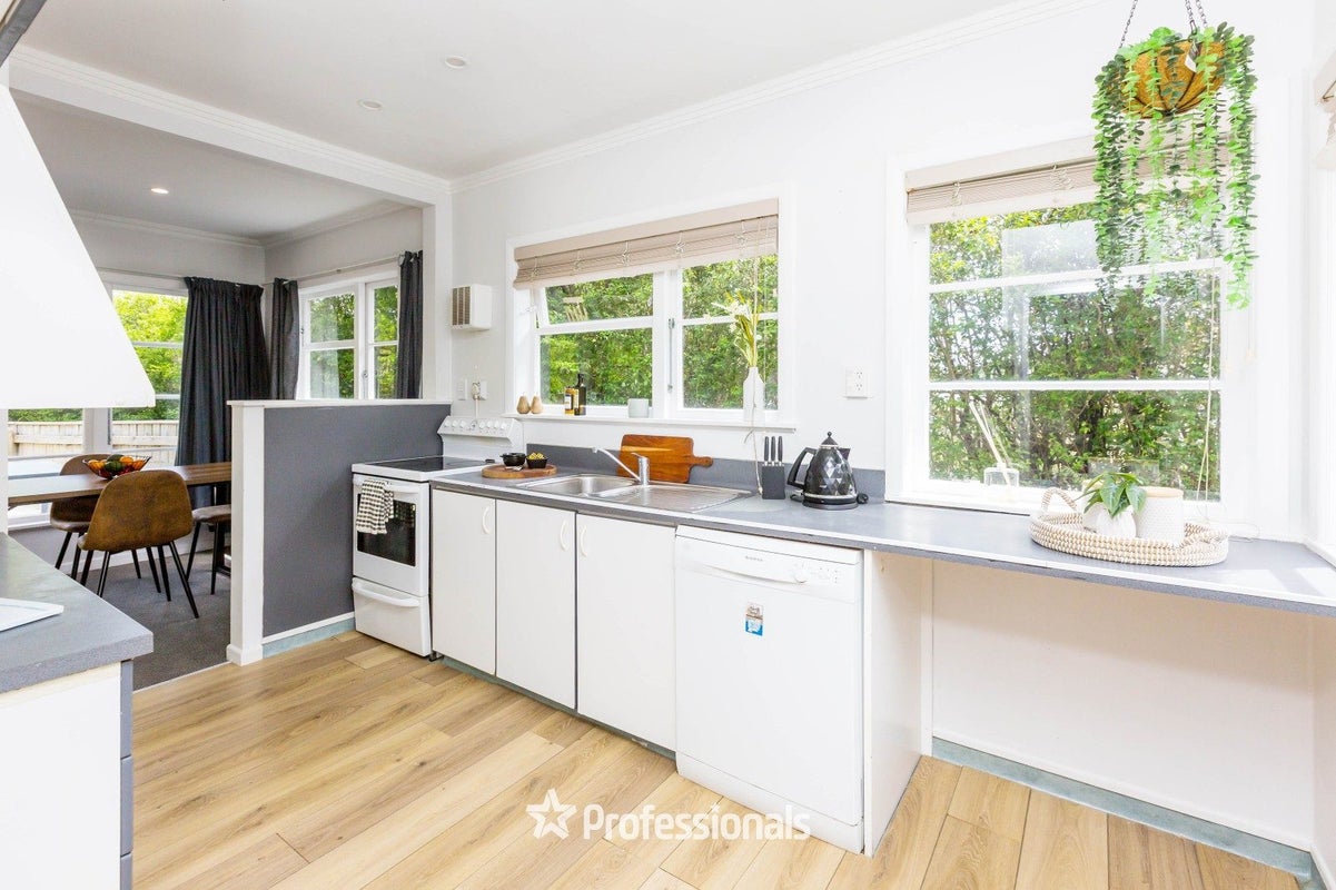 46 Montgomery Street, Stokes Valley, Lower Hutt - Carousel 2