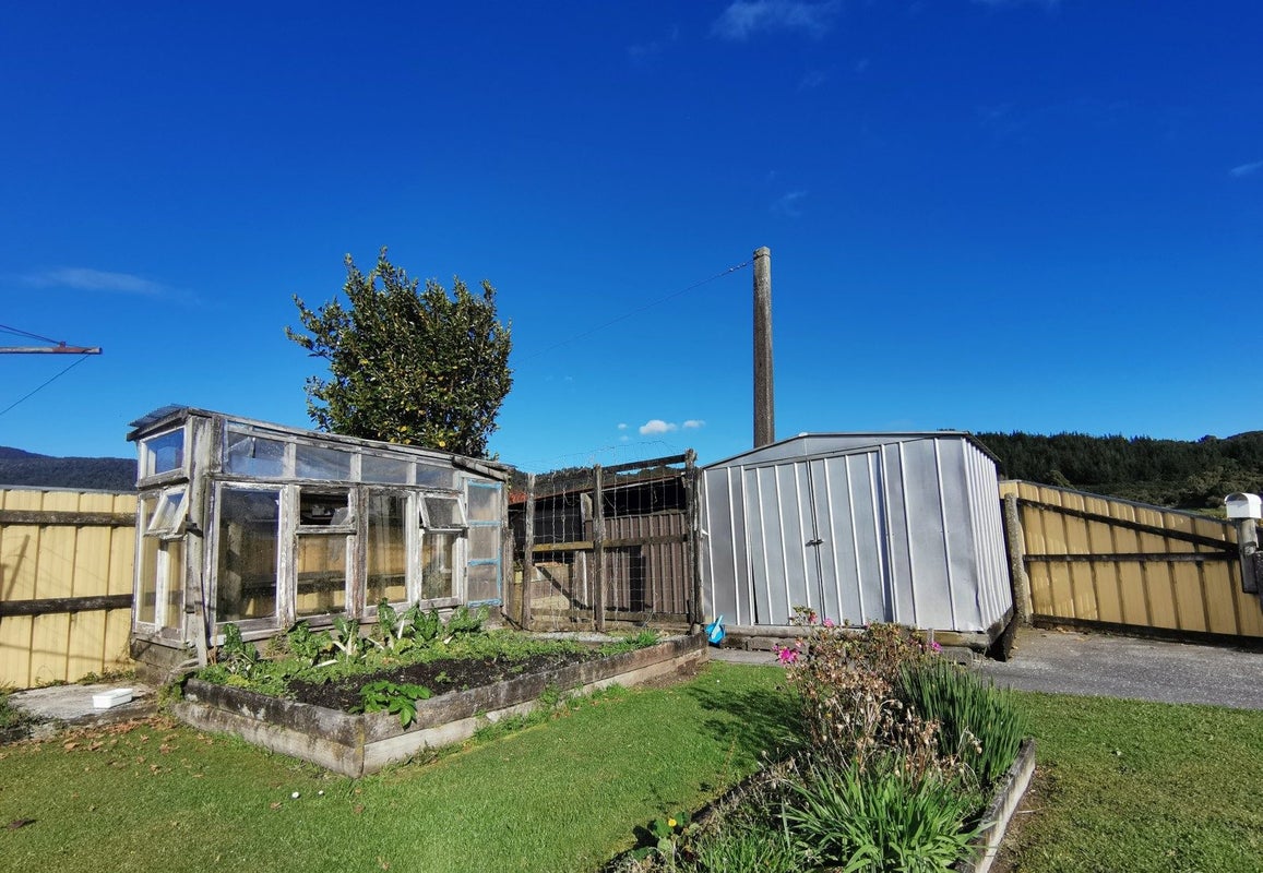 43 Moorhouse Street, Ross - Carousel 23