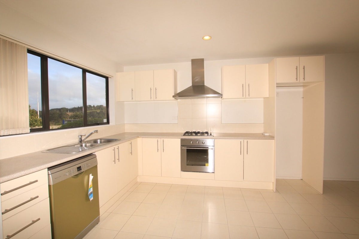 23 Masons Road, Oteha, Auckland - Carousel 2