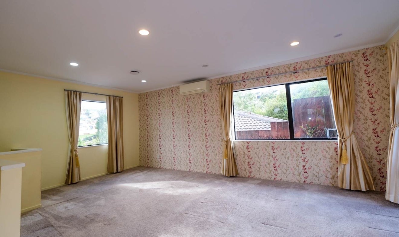 2/5 Stitchbird Close, Murrays Bay, Auckland - Carousel 2