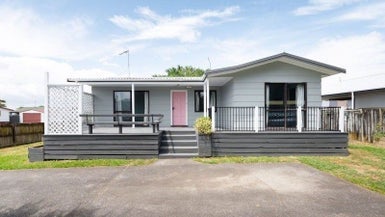 393 Kahikatea Drive, Dinsdale, Hamilton - Carousel 1