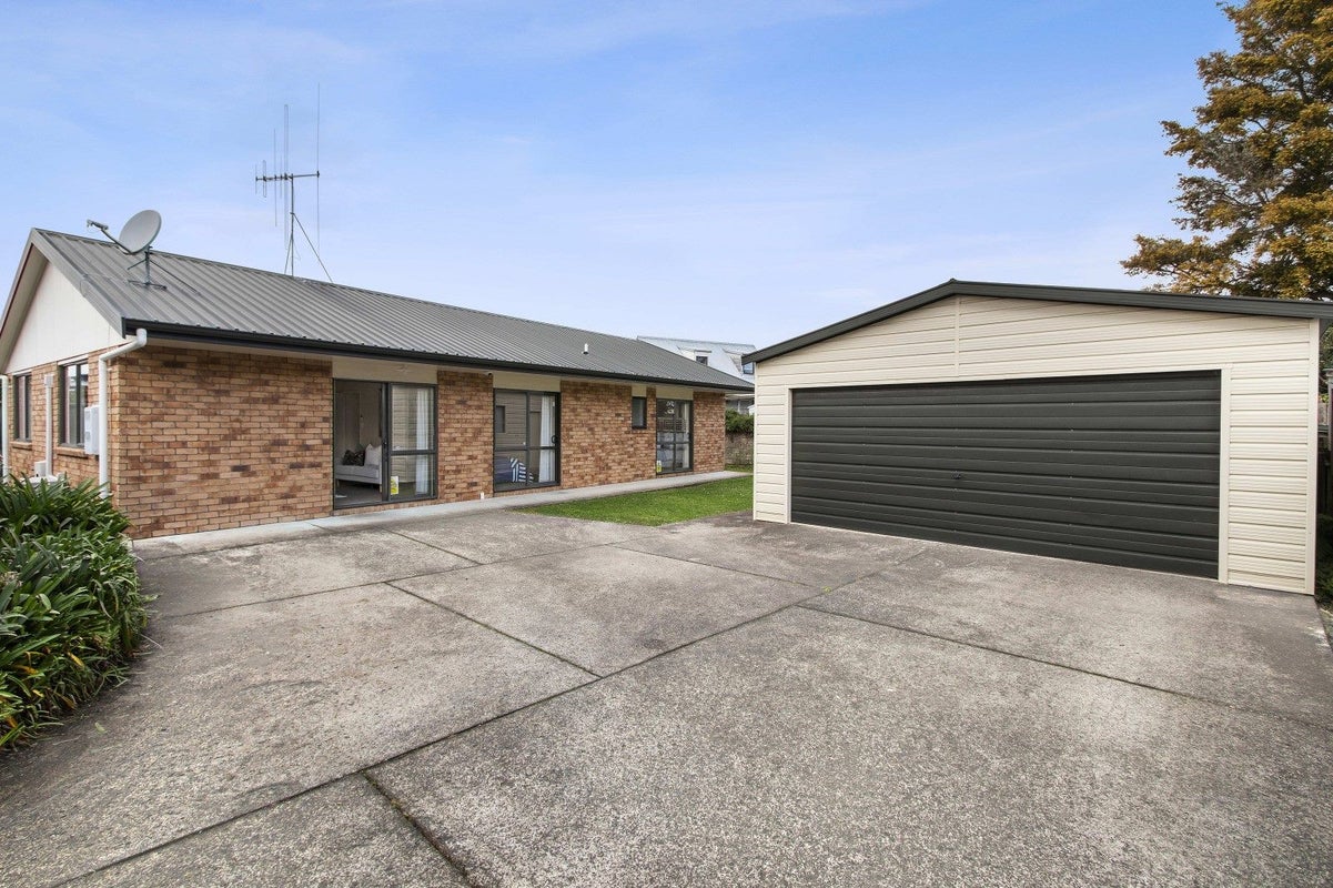21A Charles Crescent, Beerescourt, Hamilton - Carousel 1
