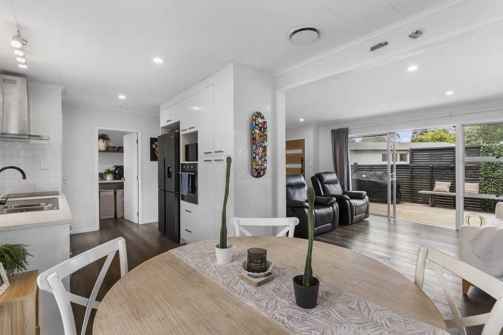 11 Sun Valley, Hatfields Beach, Orewa - Carousel 2