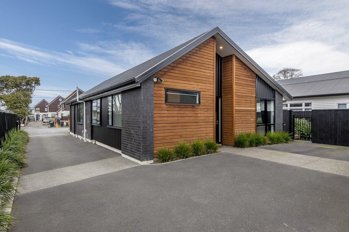 2/407 Hereford Street, Linwood, Christchurch - Carousel 1