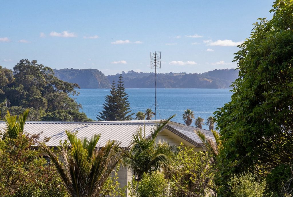 1/96 William Bayes Place, Red Beach, Auckland - Carousel 2