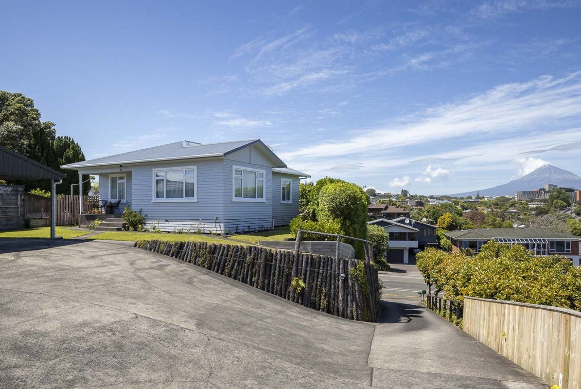 380 Devon Street West, Lynmouth, New Plymouth - Carousel 1