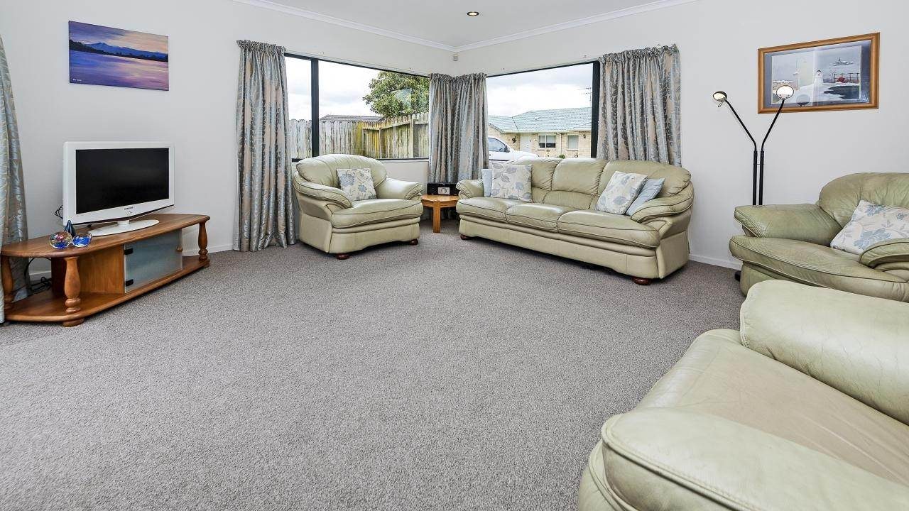14 Morestead Avenue, Huntington Park, Auckland - Carousel 2