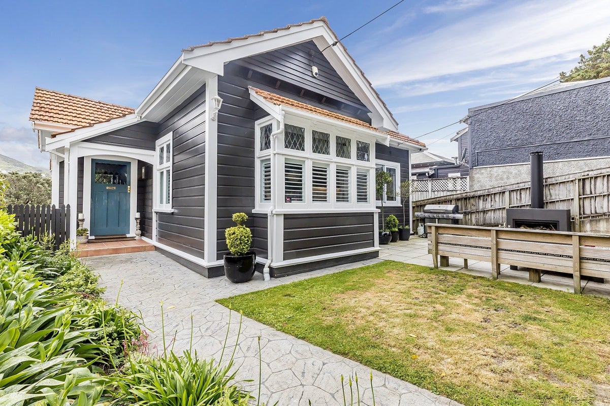 164 Wadestown Road, Wadestown, Wellington - Carousel 1