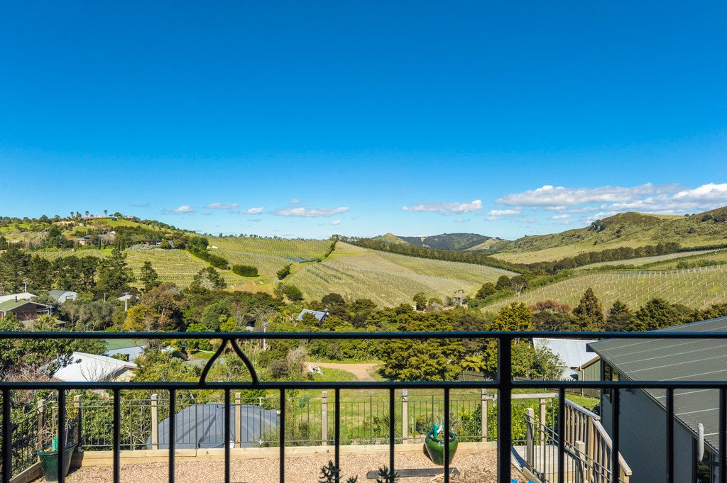 369 Sea View Road, Onetangi, Waiheke Island - Carousel 1