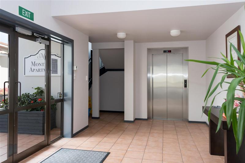 8/5 Cook Street, Howick, Auckland - Carousel 2