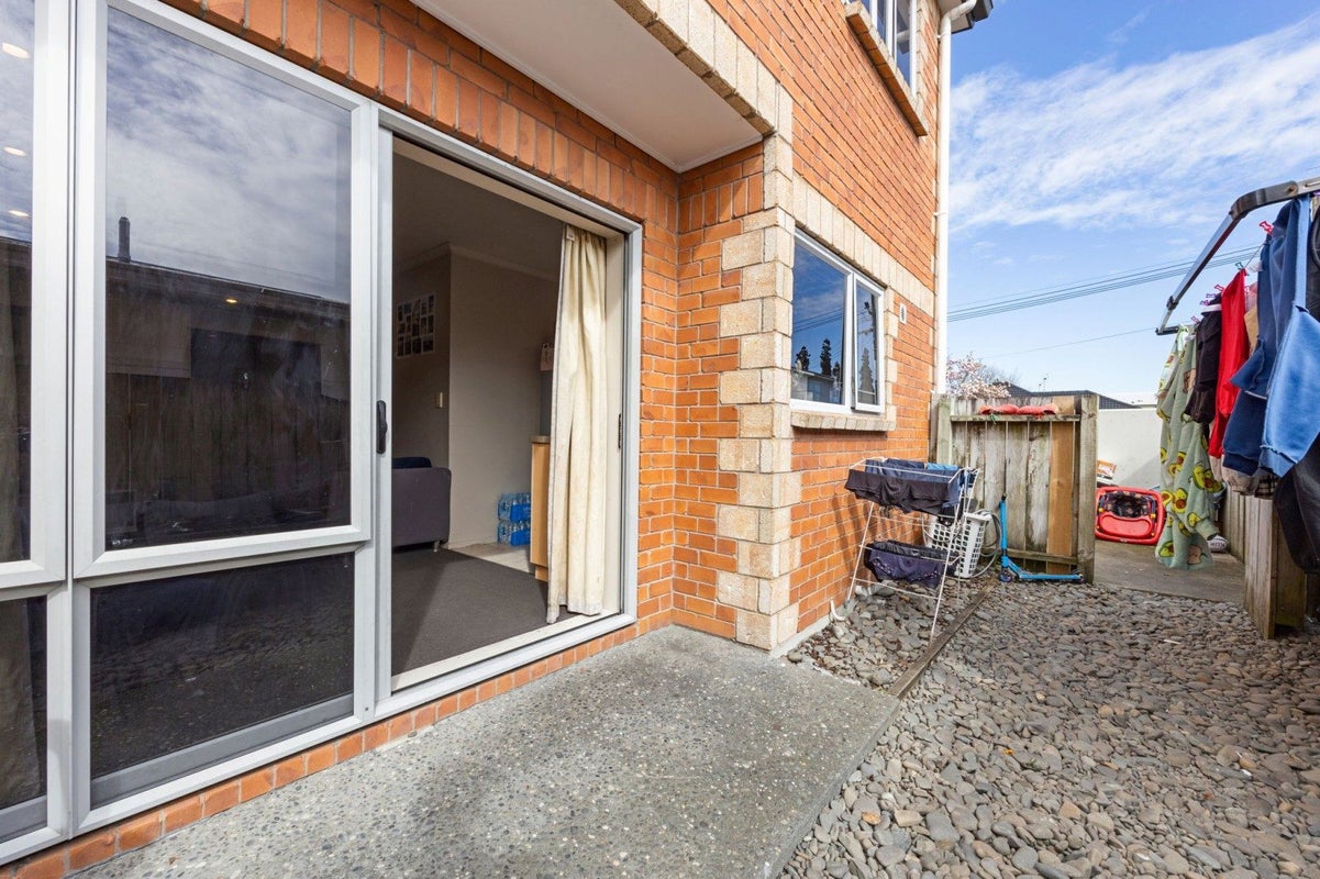 46A York Street, Hamilton East, Hamilton - Carousel 2