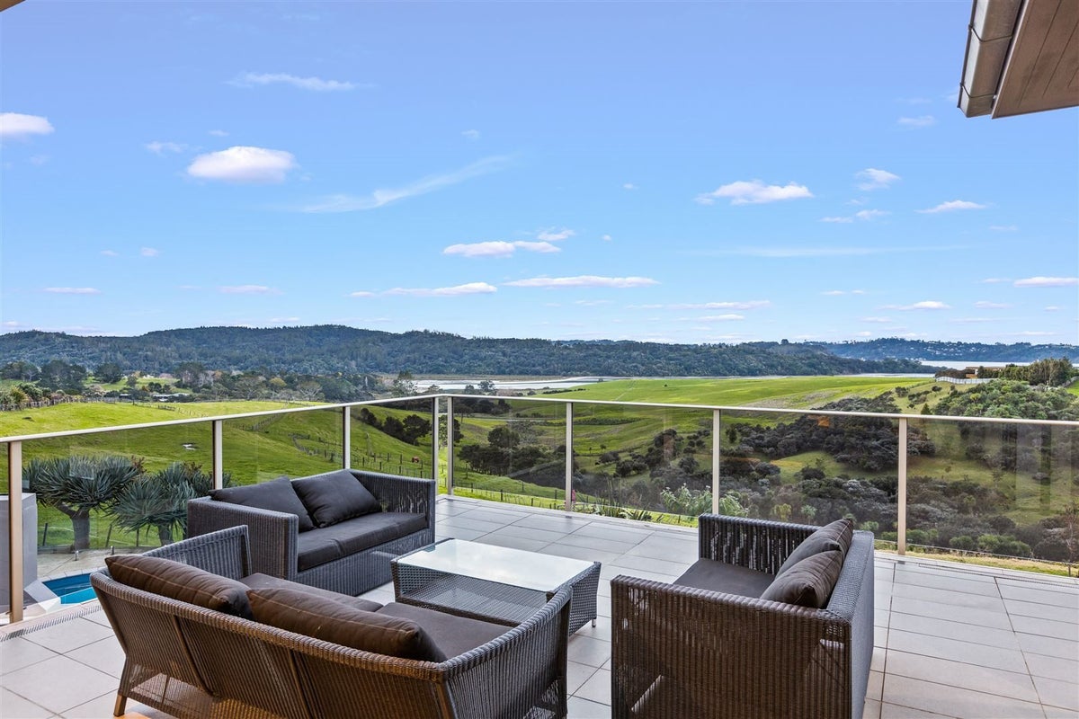 151 Vaughans Road, Albany - Carousel 2