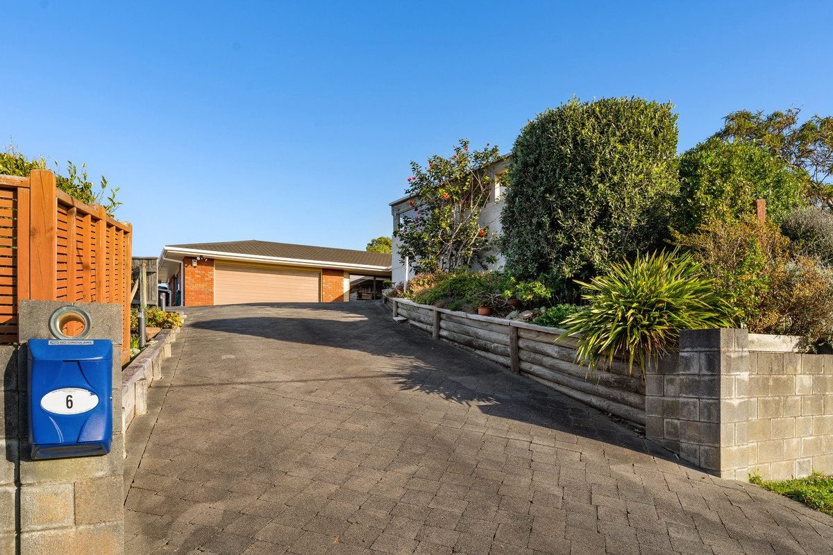 6 Queens Road, Waikanae Beach, Waikanae - Carousel 2