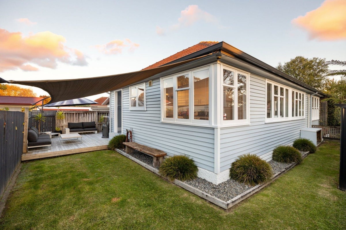 44 Casey Avenue, Fairfield, Hamilton - Carousel 2