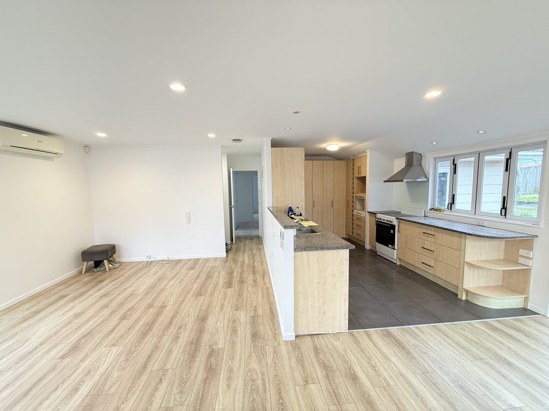 21 Caribbean Drive, Unsworth Heights, Auckland - Carousel 2