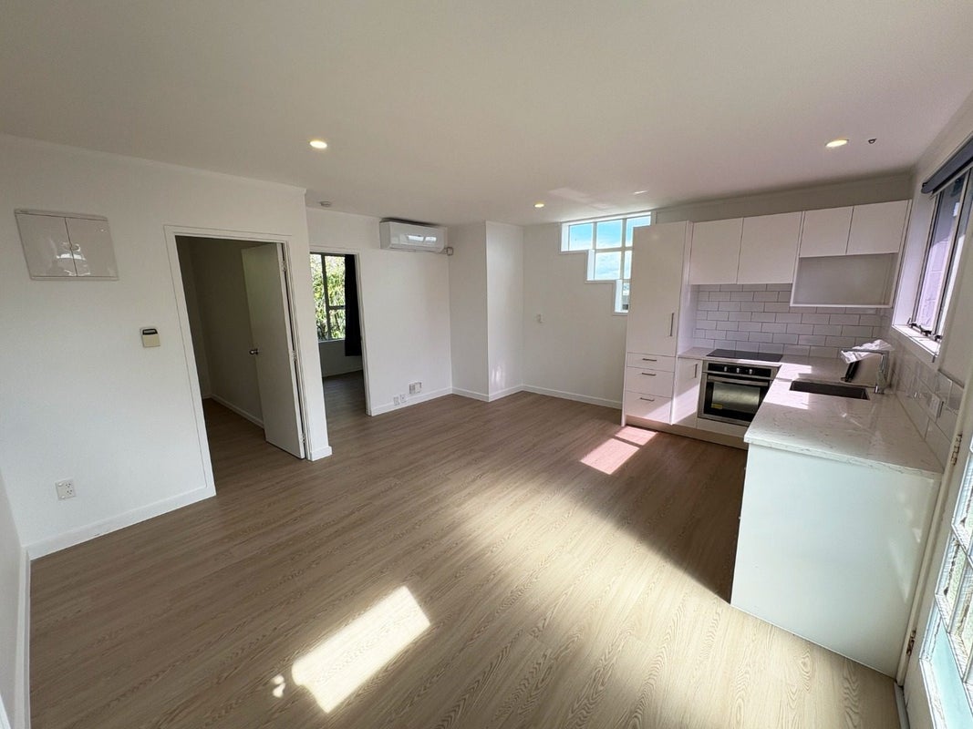 5/28 Saxon Street, Waterview, Auckland - Carousel 1