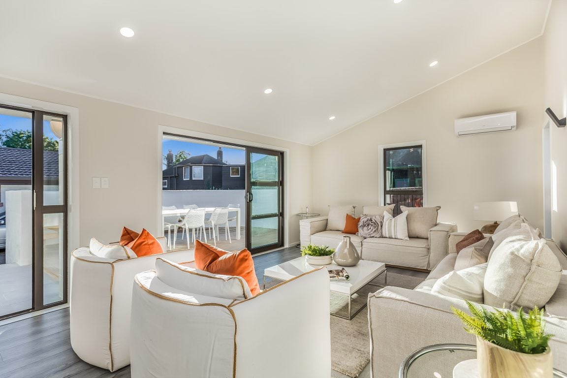 2/154 Orakei Road, Remuera, Auckland - Carousel 2