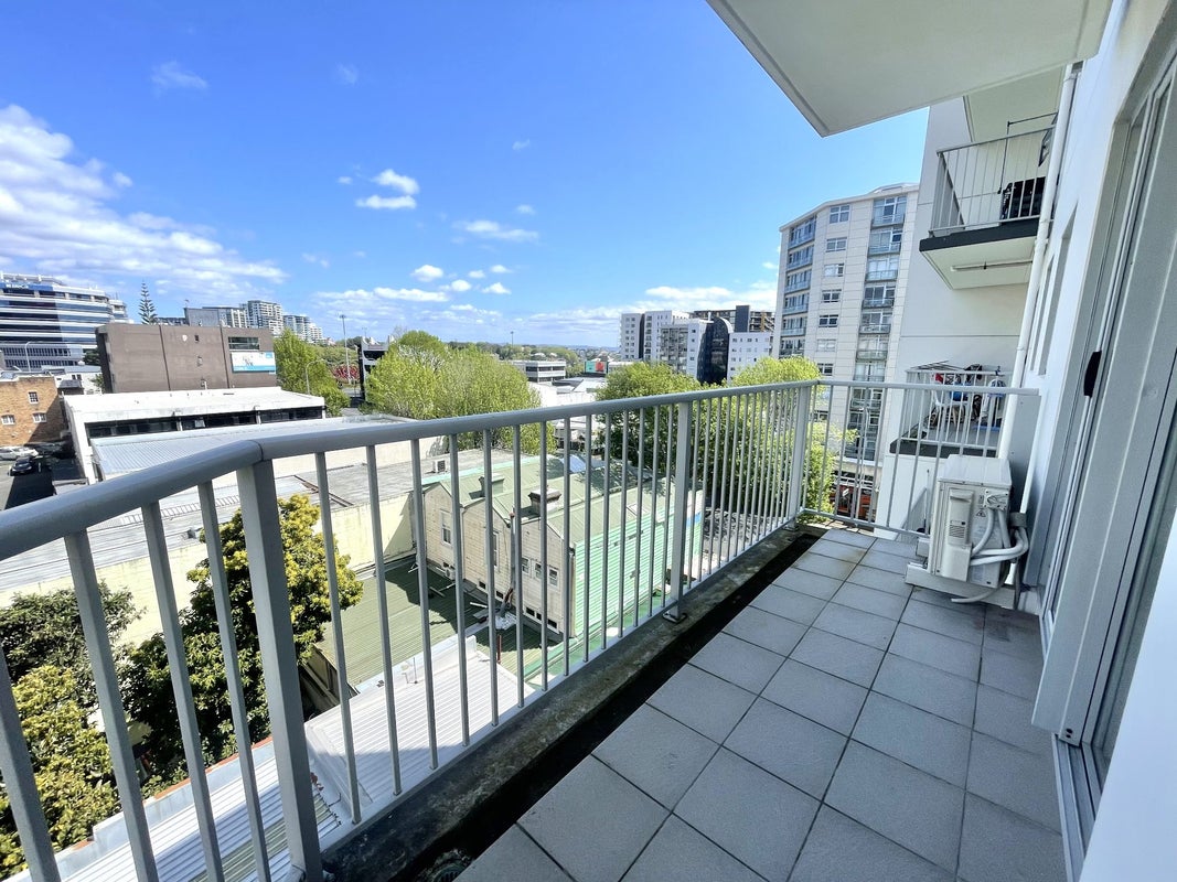 5F/208 Hobson Street, Auckland Central, Auckland - Carousel 10