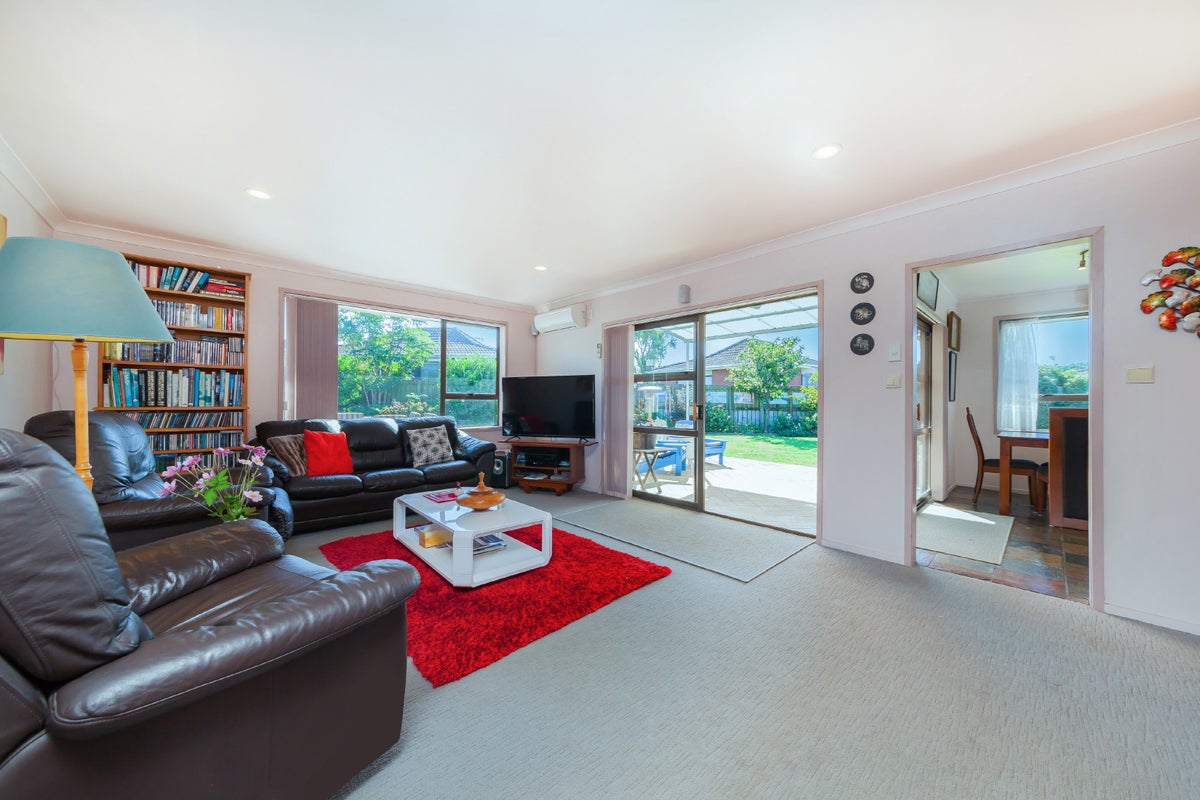 69 Mountain Road, Mangere Bridge, Auckland - Carousel 2
