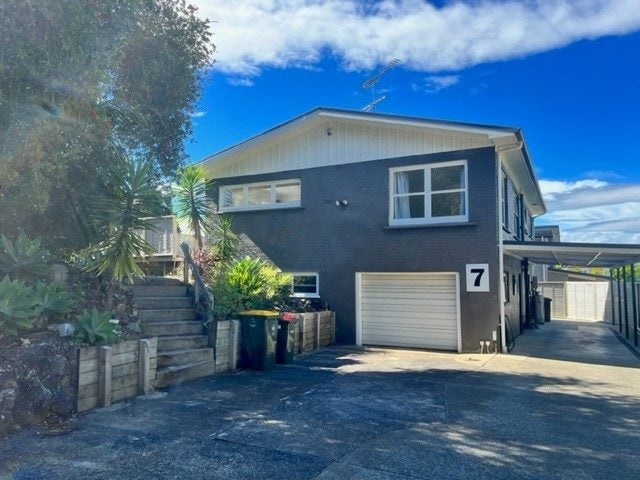 7 Seymour Road, Mellons Bay, Auckland - Carousel 1