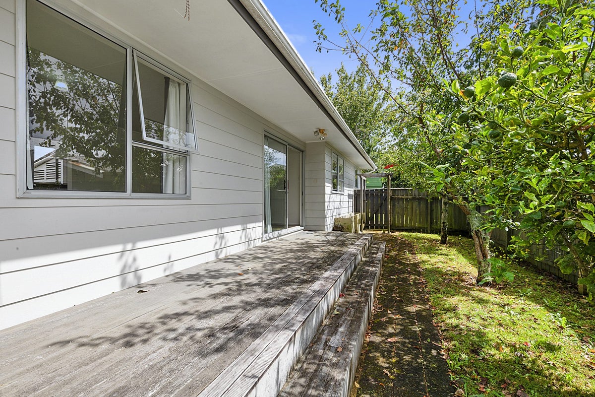 75 Pembroke Street, Westown, New Plymouth - Carousel 2