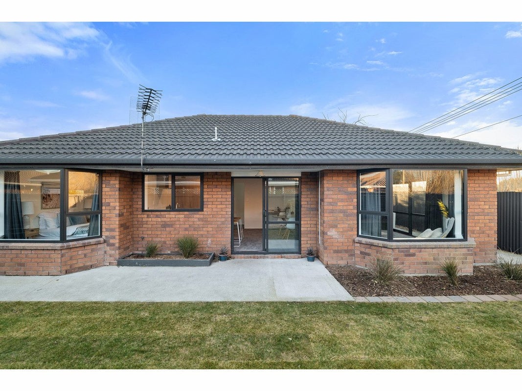 2/69 Tyrone Street, Belfast, Christchurch - Carousel 1