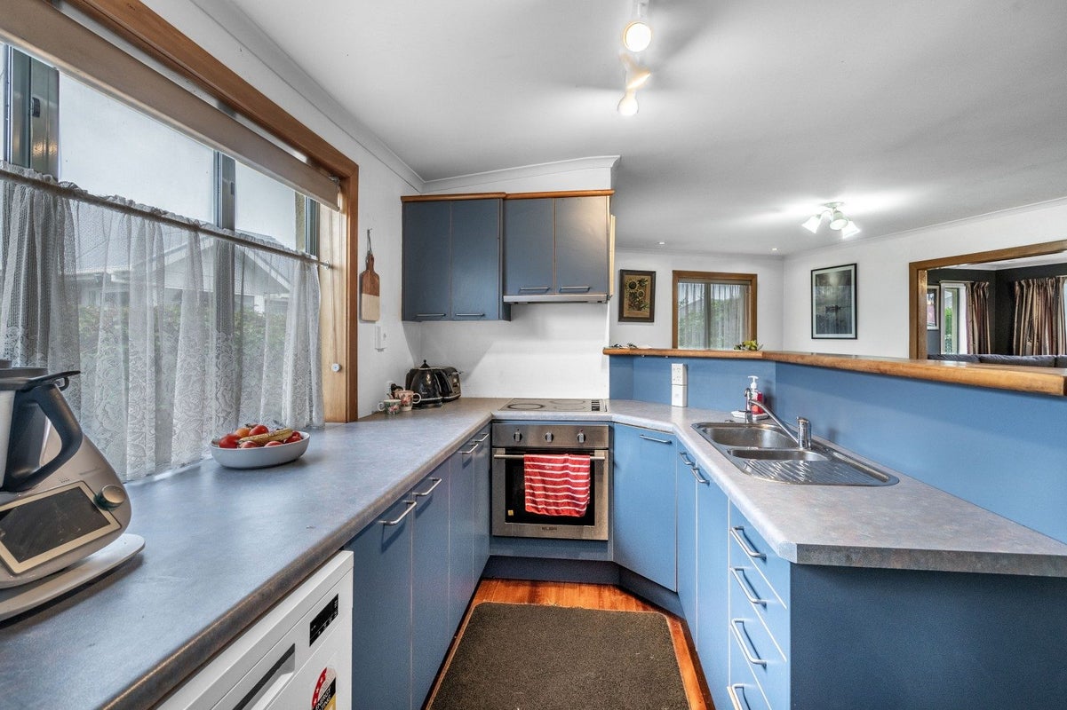 1 Christina Street, Strathern, Invercargill - Carousel 2