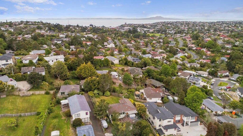 9 Deverell Place, Northcross, Auckland - Carousel 1