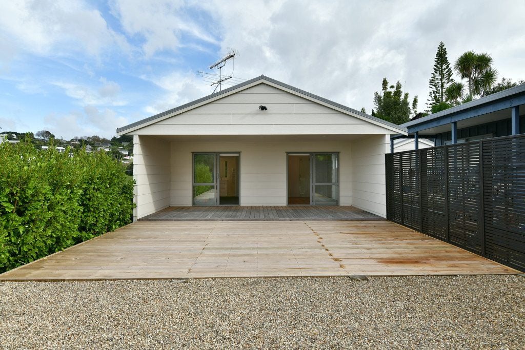 564 Whangaparaoa Road, Stanmore Bay, Whangaparaoa - Carousel 1