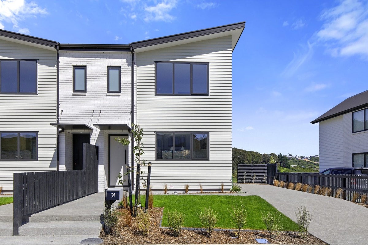 34 Turtleback Avenue, Whitby, Porirua - Carousel 2