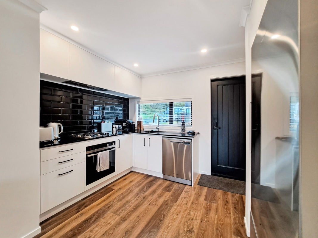 11 Joseph Bolton Crescent, Wallaceville, Upper Hutt - Carousel 2