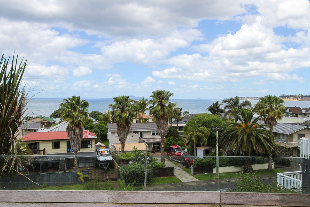31 Mckenzie Avenue, Arkles Bay, Whangaparaoa - Carousel 2