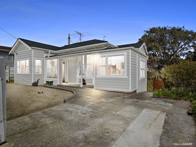 40 Ngatoto Street, Ngaio, Wellington - Carousel 1