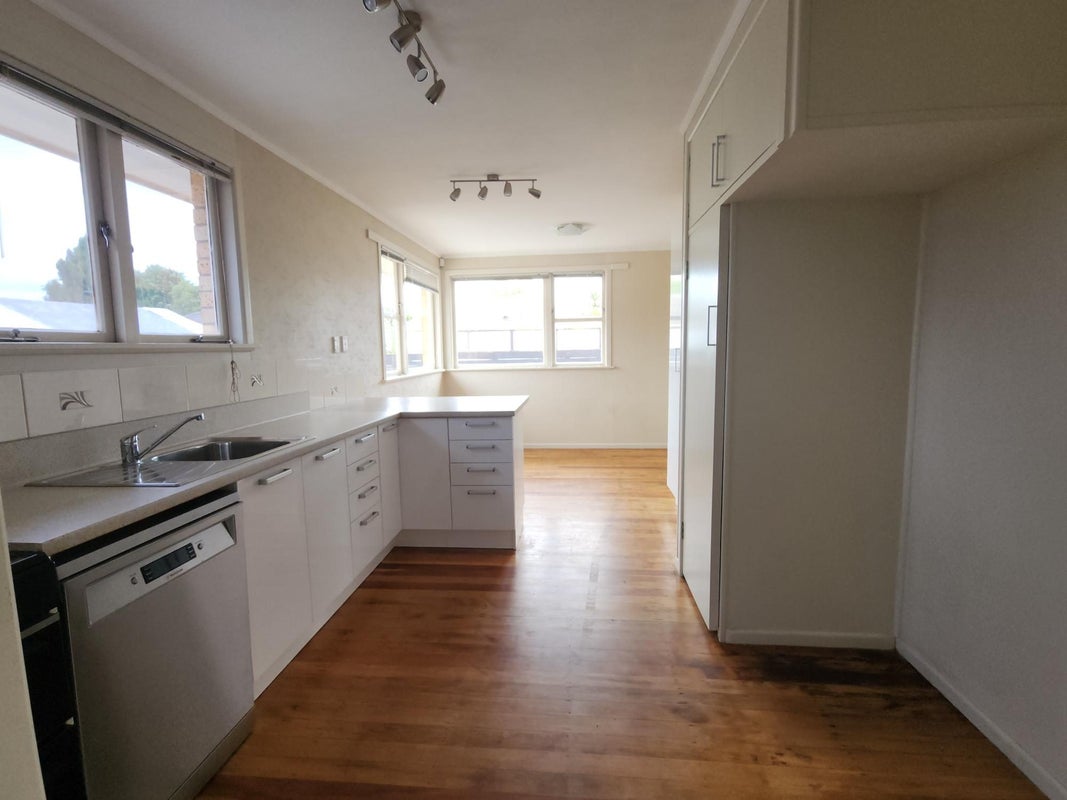 215 Tramway Road, Enderley, Hamilton - Carousel 2
