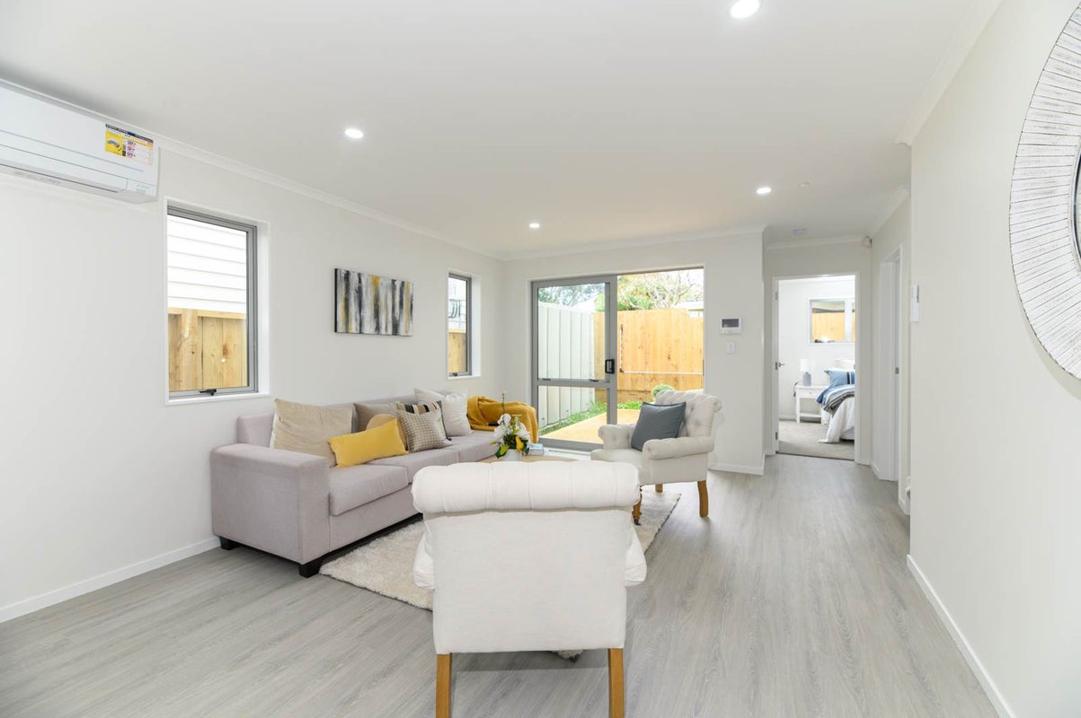 527B Pakuranga Road, Howick, Auckland - Carousel 1