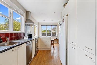 19 Pitcairn Crescent, Bryndwr, Christchurch - Carousel 2