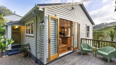 23 Montgomery Avenue, Karori, Wellington - Carousel 1