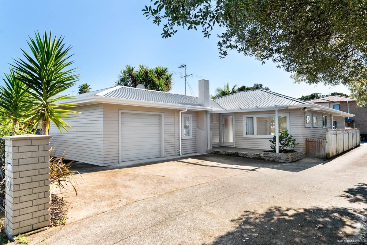 35 McLeod Road, Weymouth, Auckland - Carousel 1