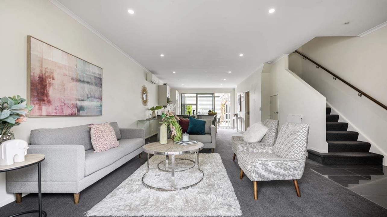 42 Kuaka Drive, Takanini, Auckland - Carousel 1