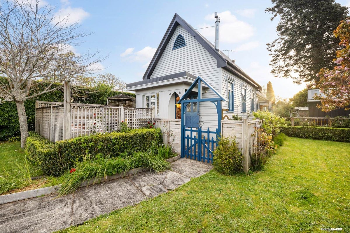 79 George Crescent, Buckland, Pukekohe - Carousel 1