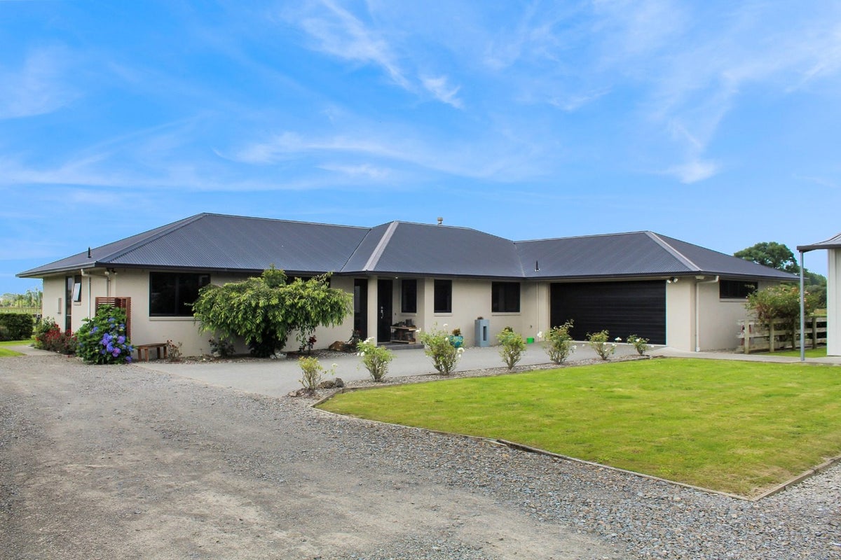 1334 Napier Road, Ashhurst, Palmerston North - Carousel 1