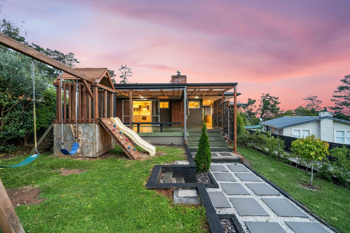 17 Red Hill Road, Red Hill, Papakura - Carousel 1