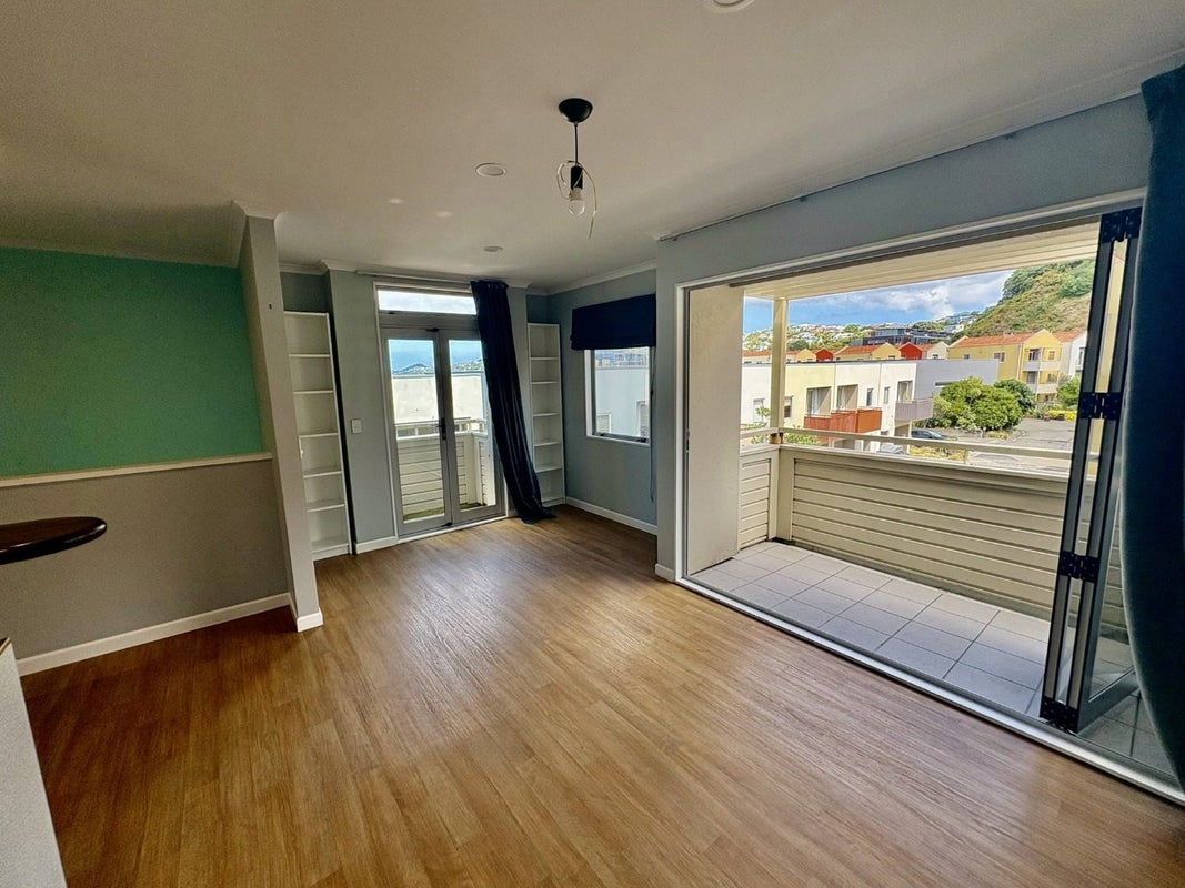 25/305 Evans Bay Parade, Hataitai, Wellington - Carousel 2