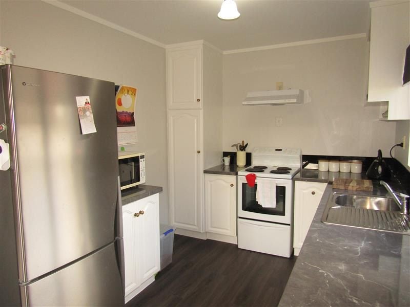 1/11 Totara Street, Eastbourne, Lower Hutt - Carousel 2