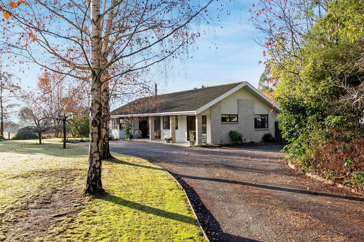 152 Rocky Hundreds Road, Fairview, Timaru - Carousel 1
