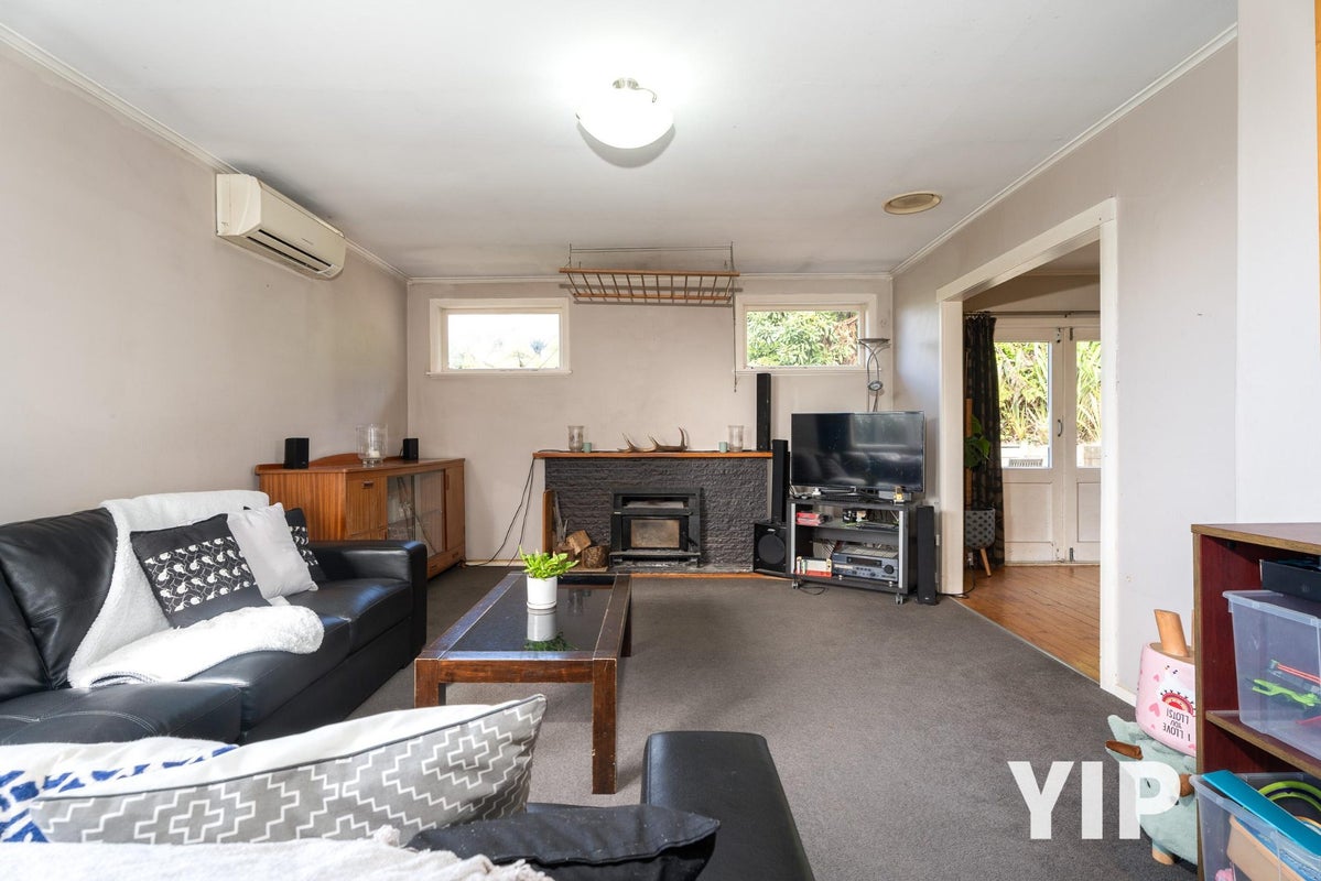 26 Hollies Crescent, Johnsonville, Wellington - Carousel 2