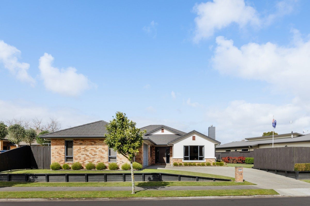 58 Palliser Drive, Huntington, Hamilton - Carousel 2