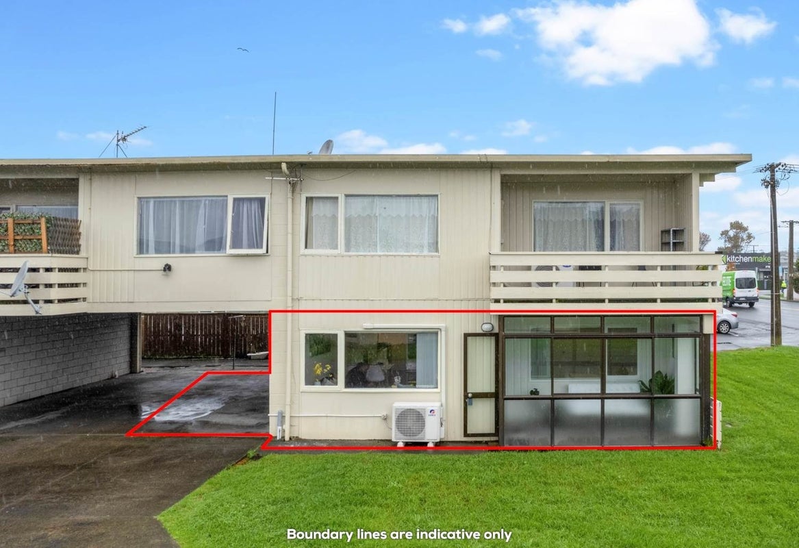 11/5 Keeling Road, Henderson, Auckland - Carousel 12