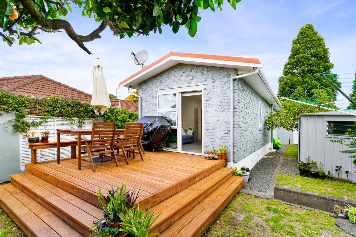 13 Taikata Rd, Te Atatu Peninsula, Waitakere - Carousel 2